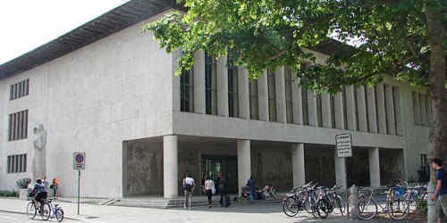 Kollegiengebäude der Universität Basel am Petersplatz.