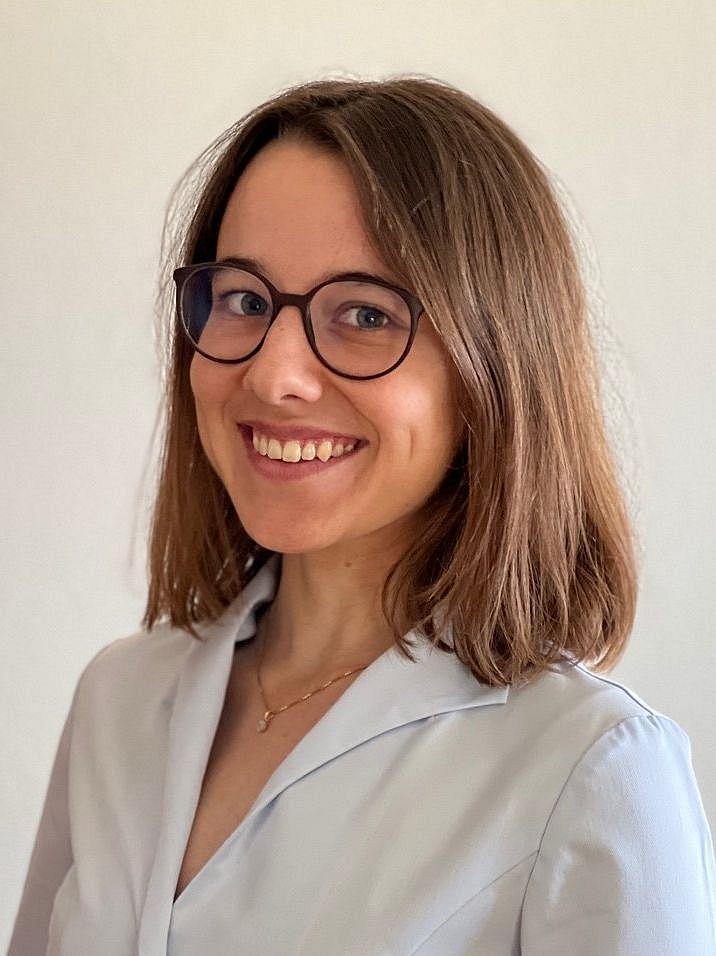 Porträtaufnahme von Leonie Marti.