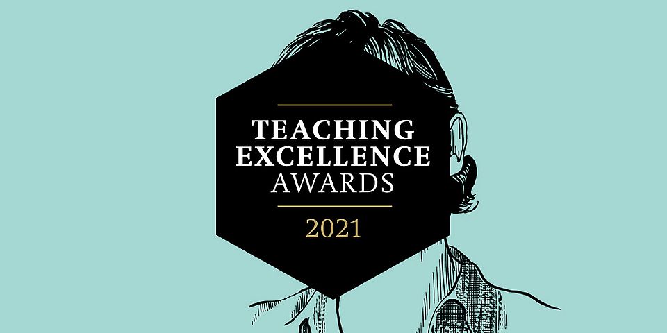 Schwarzes Signet-Sechseck mit weisser Schrift "Teaching Excellence Awards 2021" vor einfarbigem Hintergrund (Farbe: Mint), eingebettet in ein gezeichnetes Porträt, bei dem der Kopf das sechseckige Signet bildet.