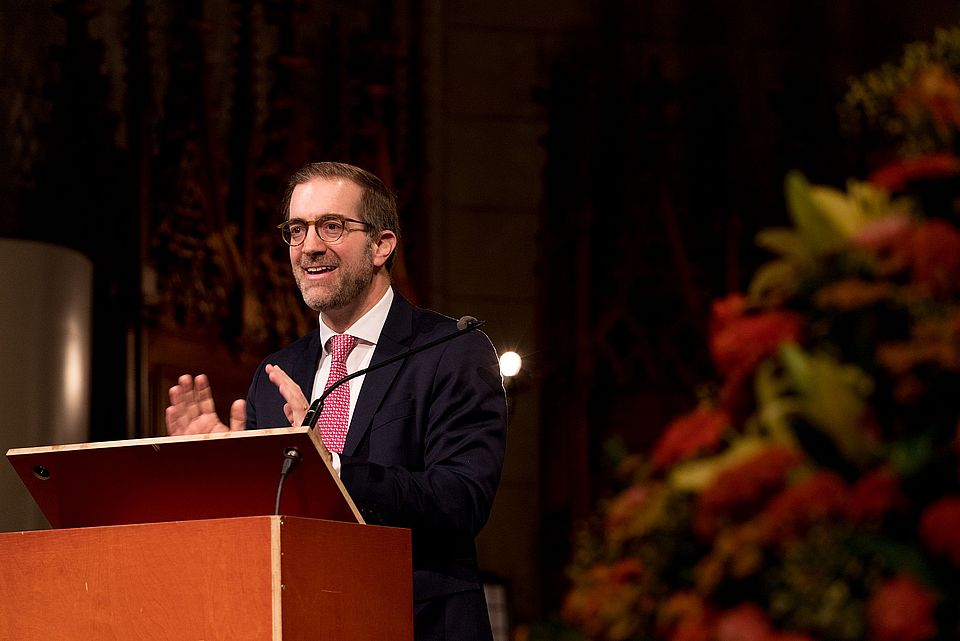 Foto von Regierungsrat Dr. iur. habil. Conradin Cramer, Gastredner der Promotionsfeier.