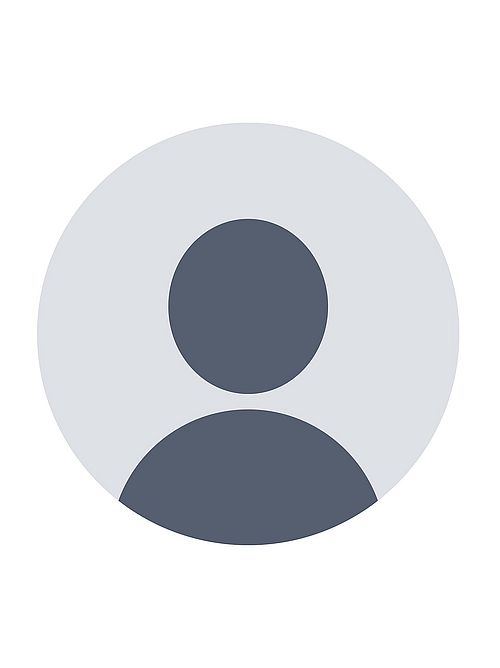 Platzhalter mit geschlechtsneutralem Personensymbol (Rumpf und runder Kopf) in dunkelgrau vor hellgrauem Hintergrund.