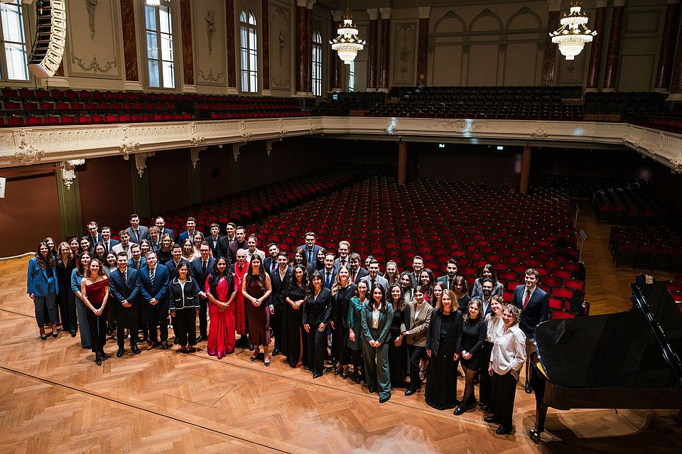 Promotionsfeier HS 2024 - Gruppenbild Bachelor-Abschliessende