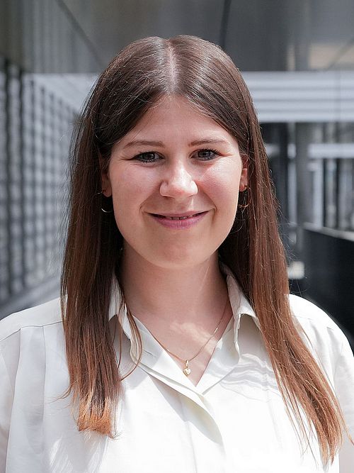 Porträtaufnahme von Mareike Sinz.