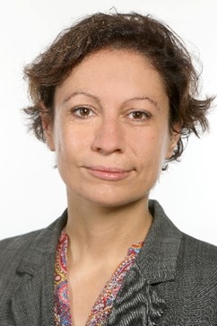 Portrait photo of Prof. Susanne Beck.